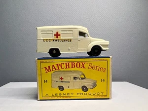 Matchbox Regular Wheels # 14 LOMAS AMBULANCE - Picture 1 of 9
