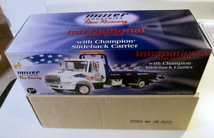 FIRST GEAR 1/34 Int'l Miller Race Recovery Roll Back Car Carrier 10-3070 - Picture 1 of 7