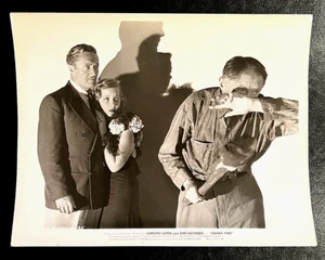 FOTO DE PRENSA DE PELÍCULA ORIGINAL DE 1935 EDMUND LOWE, ANN SOTHERN EN 'GRAND EXIT' (151) - Imagen 1 de 2