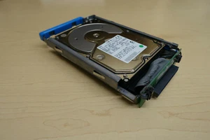 IBM 03L5256 DDRS-34560 4.5GB 3.5" SCSI HDD (P/N:03L5256 FRU:83H7105 06H8631) - Picture 1 of 8