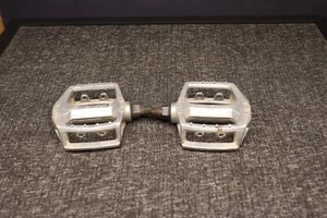 Vintage 80's Old School Platform BMX Pedals - 1/2" Threads Unknown Maker - Picture 1 of 5