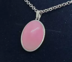 Large Oval semi-precious Malaysian Pink Jade pendant necklace silver-plated - Picture 1 of 6