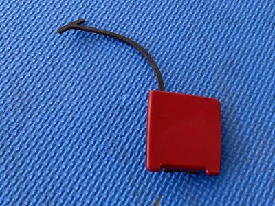 Volvo S40 V50 One 2004-2007 parachoques trasero usado gancho tapa borde rojo Foto 1 de 4