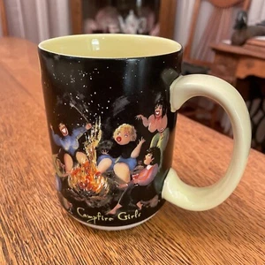 Taza de café colorida con temática de camping "Campfire Girls" - Imagen 1 de 5