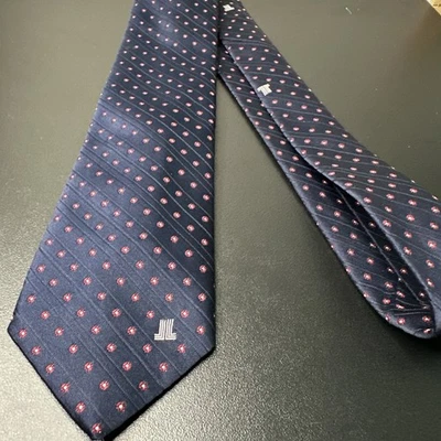 Corbata Lanvin Paris & New York clásica azul marino y rojo a lunares VER IMÁGENES 54” Foto 1 de 4