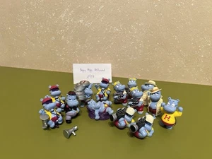 Konvolut Überraschungsei-Figuren, u. a. Happy Hippos, 1990er, gebraucht - Bild 1 von 19