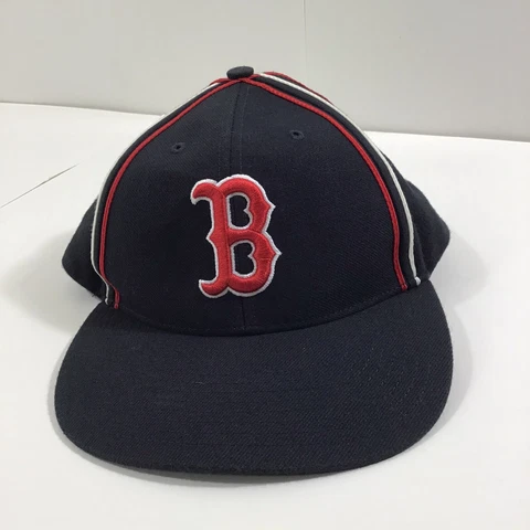 BOSTON RED SOCKS MLB Embroidered One Size Strapback Cap Hat Genuine Merchandise Cover