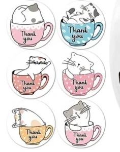25 verspielte Katzen in einer Tasse "Danke" runde Aufkleber | 8 verschiedene - 1" - Bild 1 von 11