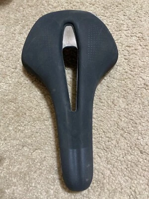 🔥 🔥 Selle Italia ST 5 Flow Saddle 🔥🔥 Black Width Chromoly Rails Unisex 🔥 🔥 - Image 1 of 4