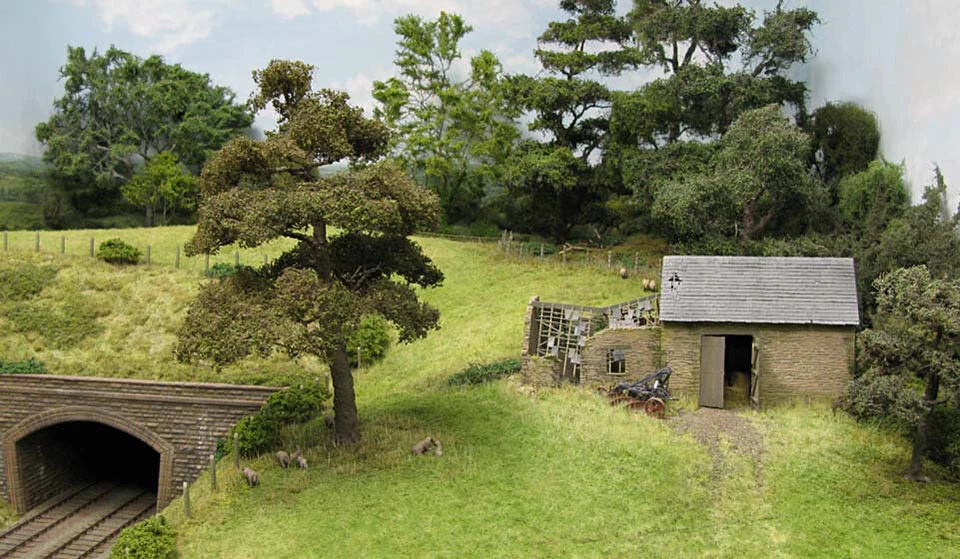 OO Gauge Trees -  Model Railway Scenery Items - Foliage Bushes and Tree - Image 1 of 1