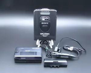 SONY WM-FX1 Radio Cassette Reproductor Control Remoto Paquete de Batería AA Cargador Completo Funcionamiento - Imagen 1 de 15