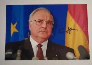 handsigniertes Foto des 6. deutschen Bundeskanzlers Helmut Kohl - Bild 1 von 1