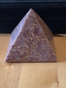 Schöne rosa Muschel Jaspis Pyramide, 198 Gramm, aus Afghanistan - Bild 1 von 9
