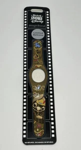 NUOVO Disney 2021 Stitch Crashes Pinocchio May Magic Band Slegato In Mano - Foto 1 di 3