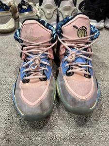 Kyrie Infinity Valentine’s day - Picture 1 of 5