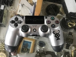 GENUINE SONY PLAYSTATION 4 PS4 WIRELESS CONTROLLER GOD OF WAR LIMITED SILVER - Picture 1 of 19