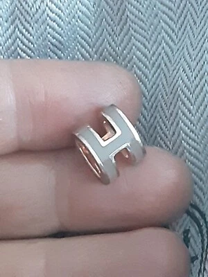 Pendientes G2U Auténticos HERMES H Logo Tachuela Mini POP Foto 1 de 4