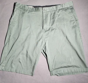 Volcom Shorts Mens Size 40x10.5" Inseam Green Chino Corpo Class Zip Belt Loops - Picture 1 of 22