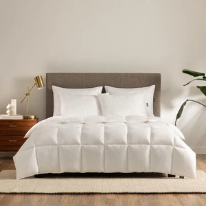 Serta Down Illusion Light Weight White Down Alternative Twin/Twin XL Bettdecke - Bild 1 von 8
