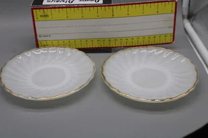 2er Set Anchor Hocking Fire King Goldrand 5 3/4 Zoll Untertassen Milchglas - Bild 1 von 6