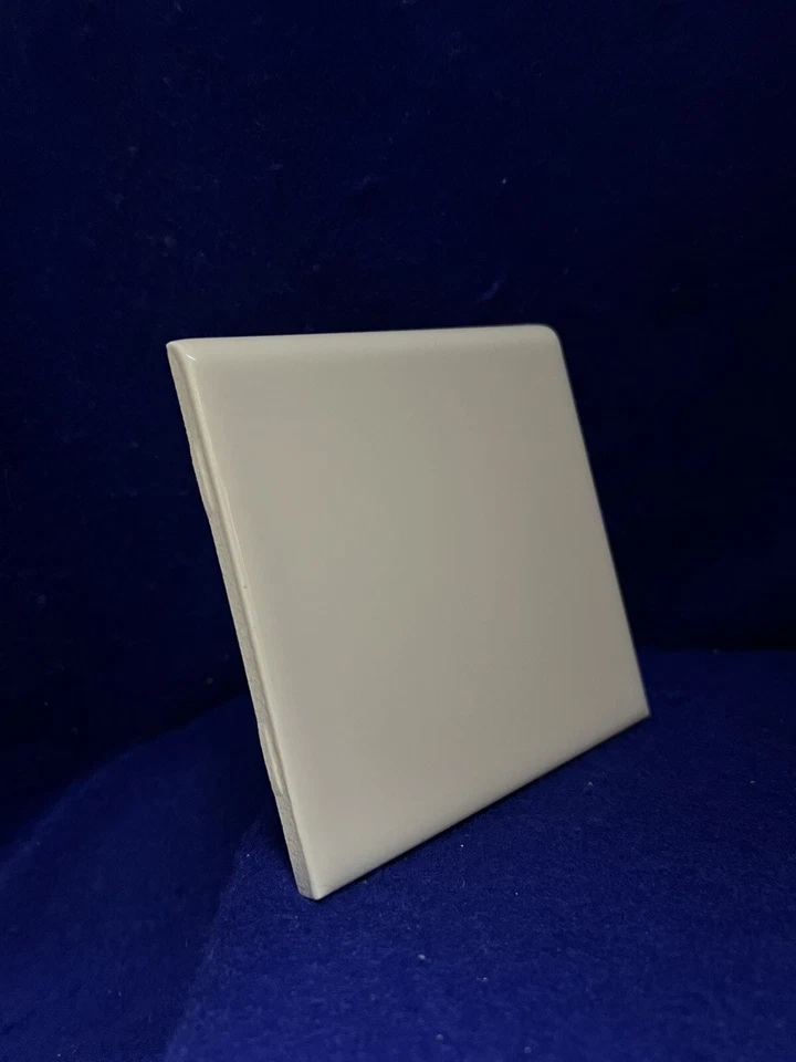 全新 American Olean 陶瓷瓷砖 #16 棕褐色光泽 4 1⁄4 英寸 尺寸 A 圆形牛鼻 — 第 1/1 张图片