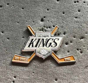 Los Angeles Kings Crossed Sticks NHL Hockey Pin - Bild 1 von 1