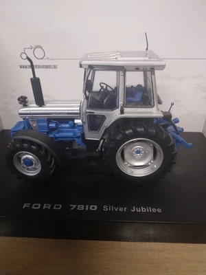 Universal Hobbies FORD 7810 silver jubilee tractor in 1:32 scale UH2882 - Image 1 of 4