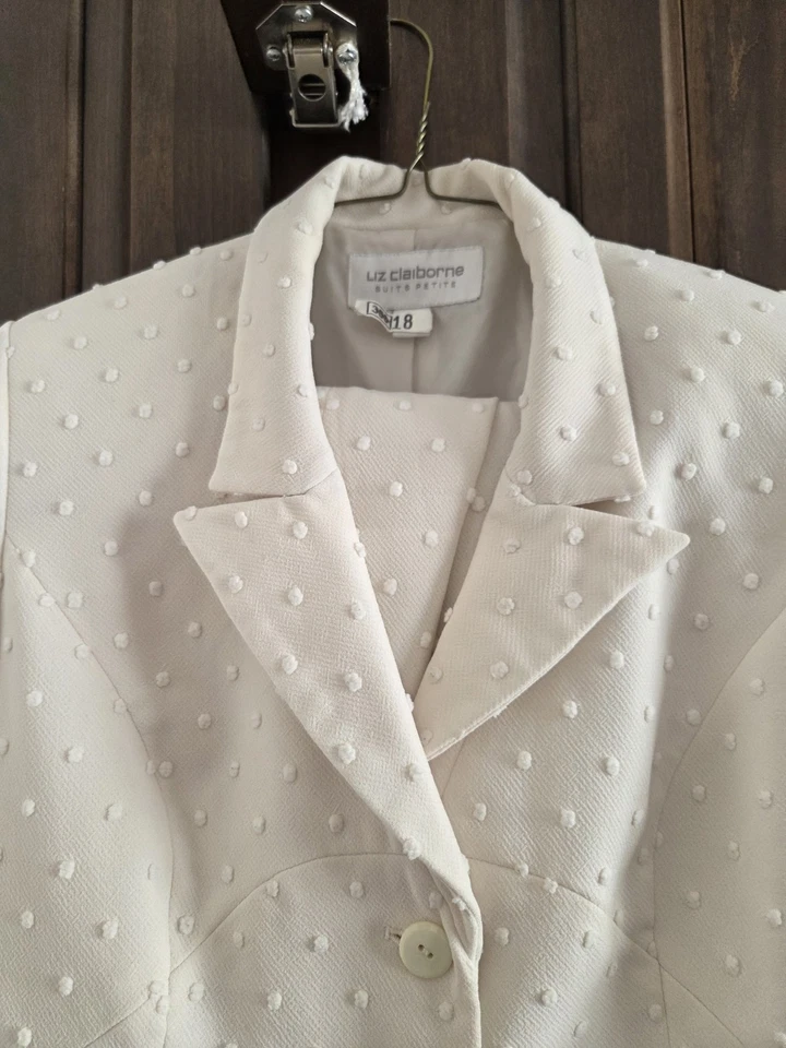 Women's 2 Pc Skirt Suit Liz Claiborne Sz 8P Winter White Bows & Dotted Swiss VTG - Image 1 of 4