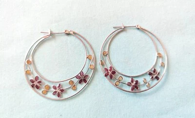 Pendientes de aro de flor esmaltada A Jour de plata grandes con placa granate y amarillo  Foto 1 de 4
