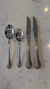 4 x Oneida REMBRANDT Stainless Distinction Deluxe Glossy Flatware Spoons Knives - Picture 1 of 5