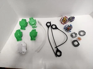 Beyblade Metal Fusion Menge 3 enthält 5 Spinner 4 zieht 3 zusätzliche Metallscheiben - Bild 1 von 4