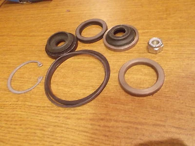 NOS 1975 -1977 FORD LTD THUNDERBIRD POWER STEERING GEAR SECTOR SHAFT SEAL KIT - Image 1 of 2