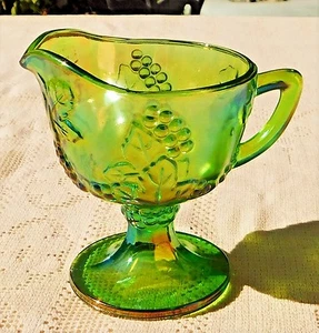 HERMOSA CREMA DE VIDRIO CARNAVAL VERDE VINTAGE DE MEDIADOS DEL SIGLO XX con patrón de uva - Imagen 1 de 8