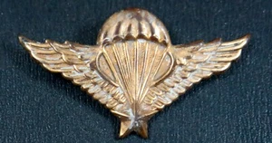 VIETNAM VNCH Airborne Metal Badge. Original pre 1975 Vietnam Made - Picture 1 of 2