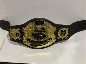 Cintura in schiuma vintage Jakks Pacific 2002 WWE Undisputed Championship WWF - Foto 1 di 4