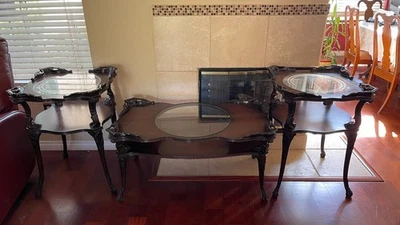 Antigua mesa de centro Luis XV de Adams Always Foto 1 de 4