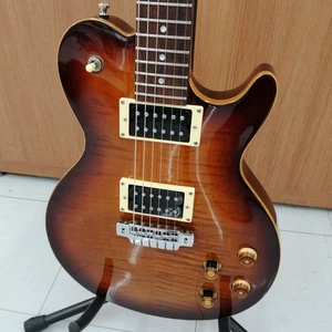 Guitarra eléctrica Line6 JTV-59 con 28 modelos, tecnología Variax, usada - Imagen 1 de 17