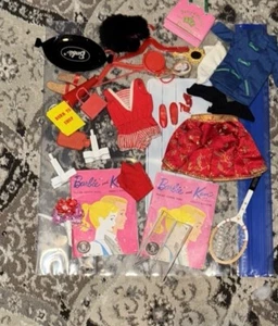 Lote De Colección De Ropa Y Evaluaciones De Barbie Y Patrón - Imagen 1 de 6
