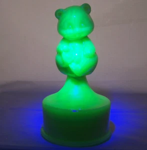 Fenton Custard Vaseline Glass Bear on Font UV Glow Figurine Iridescent New NOS - Picture 1 of 8