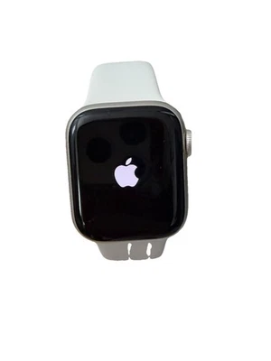 Apple Watch Series 9 41mm - Pulseira branca de alumínio (GPS + celular) - Imagem 1 de 3