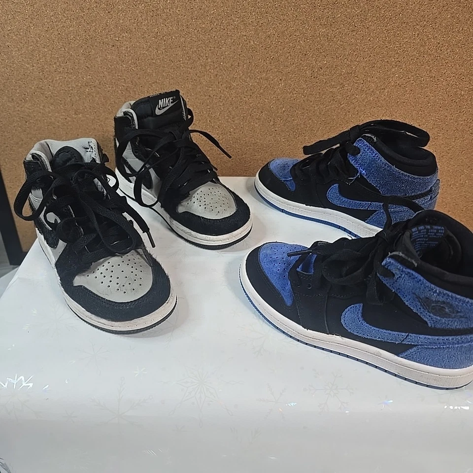 Niños Air Jordan 1 Retro Camisetas Altas Lote De 2 Negro/Gris y Azul/Negro 11c Foto 1 de 4