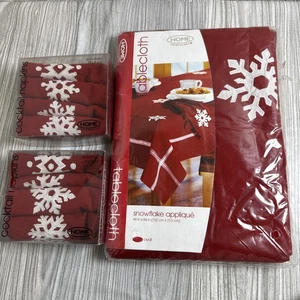 HOME Red White Snowflake Applique Cotton Oval Tablecloth 60x84 and 8 Napkins - Picture 1 of 10