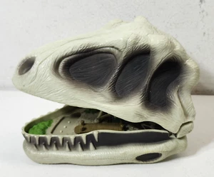 1997 MGA Lost World Jurassic Park Mini World Playset Velociraptor Skull Toy - Picture 1 of 9