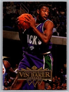 1995-96 Fleer Ultra #100 Vin Baker Milwaukee Bucks NBA Basketball Card - Picture 1 of 2