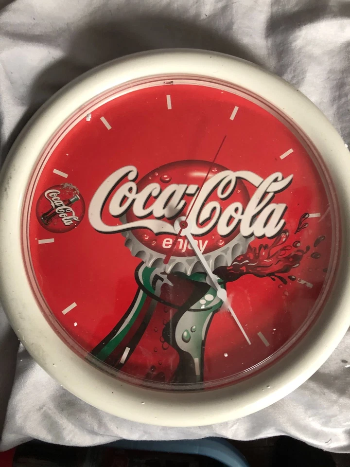 Reloj Coca-Cola rojo y blanco Foto 1 de 1