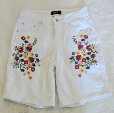 Earl Jeans Womens Shorts Denim Size 10 White floral embroidered  - Image 1 of 3