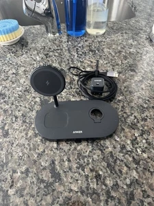 Station de charge 3 en 1 Anker MagGo - Photo 1 sur 3