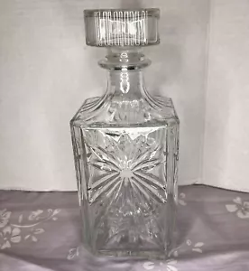 Crystal Cut Glass Whiskey Decanter Beautiful Square Bottle & Stopper Bar Cart - Bild 1 von 5