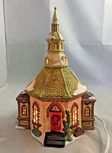 1999 Weihnachtsmann Werkbank Towne Serie Weihnachtsdorf Hoffnung Kapelle in Box beleuchtet - Bild 1 von 8