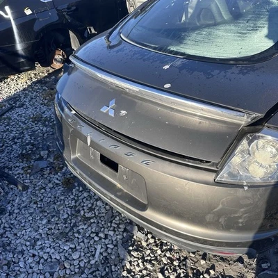 06-12 Mitsubishi Eclipse spoiler 3rd brake light trunk trim ~ 033 04 30 25 - Image 1 of 4